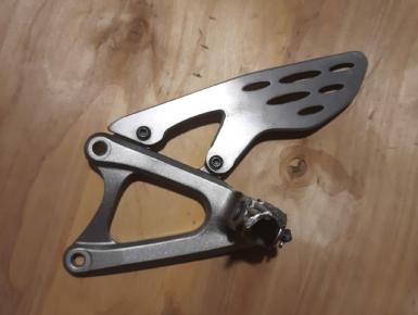 Кронштейн подножки водителя левый, Yamaha, YZF R1, 2014, 0, 0