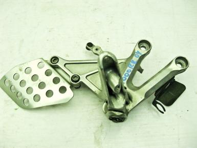 Кронштейн подножки водителя правый, Honda, CBR 1000 RR, 2004, 0, 0