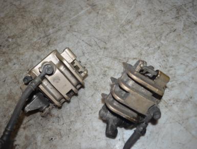 Суппорт Левый и правый передний (комплект), Honda, CBR 400 RR (NC23), 1989, 0, 0