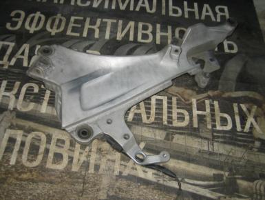 Кронштейн подножки водителя правый, Honda, ST 1100 Pan European, 1995, 0, 0