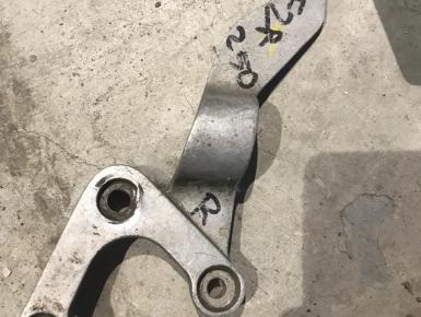 Кронштейн подножки водителя левый, Yamaha, FZR 250, 1989, 0, 0