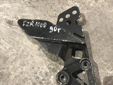 Кронштейн подножки водителя правый, Yamaha, FZR 1000, 1990, 0, 0