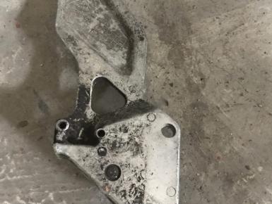 Кронштейн подножки водителя левый, Kawasaki, ZZR 1100, 2000, 0, 0