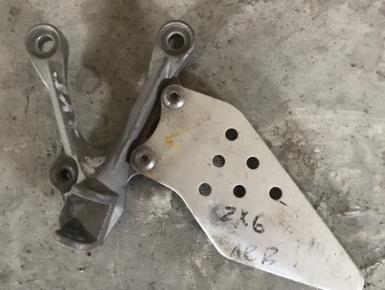 Кронштейн подножки водителя левый, Kawasaki, ZX 6 R Ninja, 2005, 0, 0