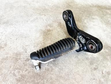 Кронштейн подножки водителя правый, Suzuki, GSX 600 F Katana, 2001, 0, 0