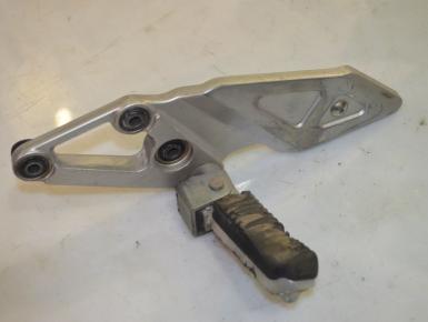 Кронштейн подножки водителя левый, Suzuki, GSX R 1100, 1995, 0, 0