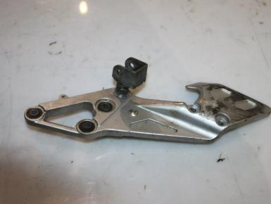 Кронштейн подножки водителя правый, Suzuki, GSX R 1100, 1995, 0, 0