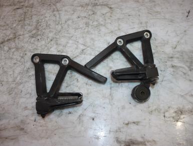 Кронштейн подножки пассажира левый и правый (комплект), Yamaha, FZ 400, 1999, 0, 0