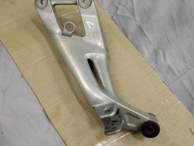 Кронштейн подножки пассажира левый, Honda, CBR 1100 XX Super Blackbird, 2000, 0, 0