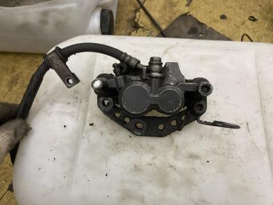 Суппорт Правый передний, Suzuki, GSF 250 Bandit, 1992, 0, 0