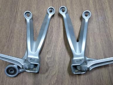 Кронштейн подножки пассажира левый и правый (комплект), Suzuki, GSX R 600, 2001, 0, 0