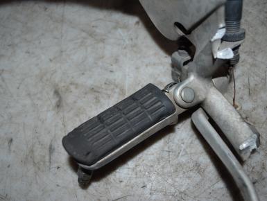 Подножка (упор) водителя правая, Honda, CBR 1100 XX Super Blackbird, 1998, 0, 0