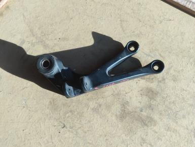 Кронштейн подножки пассажира правый, Kawasaki, ZX 6 R Ninja, 2001, 0, 0
