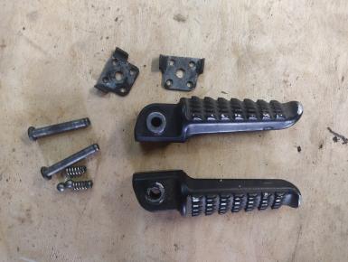 Подножка (упор) пассажира (левая и правая), Kawasaki, ZX 6 R Ninja, 2001, 0, 0