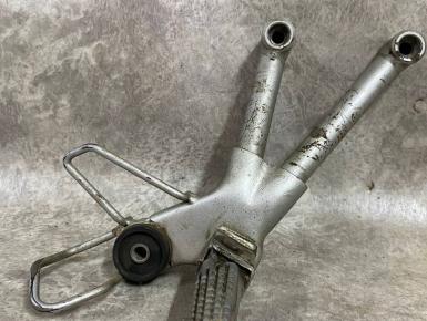 Кронштейн подножки пассажира правый, Suzuki, GSF 600 S Bandit, 2001, 0, 0