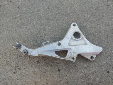 Кронштейн подножки водителя правый, Honda, X4, 1998, 0, 0