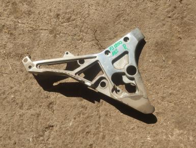 Кронштейн подножек водителя и пассажира правый, Yamaha, FJ 1200 ABS, 1995, 0, 0