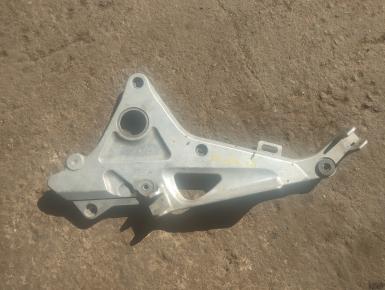 Кронштейн подножки водителя левый, Honda, X4, 1998, 0, 0