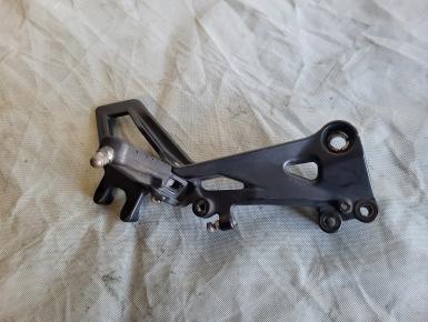 Подножка (упор) водителя правая В сборе с кронштейном, KTM, RC 250, 2016, 0, 0