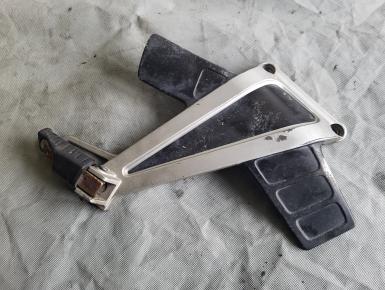 Подножка (упор) пассажира правая В сборе с кронштейном, Kawasaki, KLE 400, 1998, 0, 0