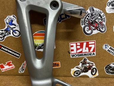 Кронштейн подножки пассажира левый, Suzuki, GSF 400 Bandit, 1996, 0, 0