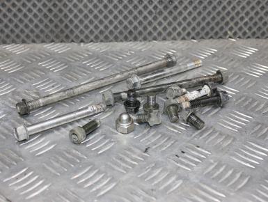 Болты крепления двигателя, Yamaha, XVS 1100 Drag Star, 1999, 0, 0