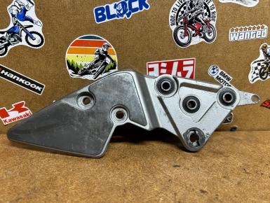 Кронштейн подножки водителя правый, Suzuki, GSF 1200 Bandit, 1996, 0, 0
