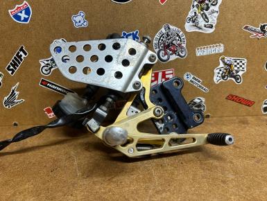 Кронштейн подножки водителя правый, Honda, CBR 900 RR / 929 RR (SC44), 2001, 0, 0