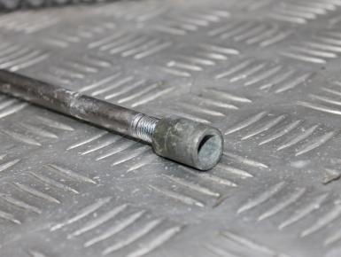 Болты крепления двигателя, Yamaha, XVS 1100 Drag Star, 1999, 0, 0