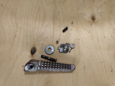 Подножка (упор) пассажира левая, Honda, CBR 1100 XX Super Blackbird, 1998, 0, 0