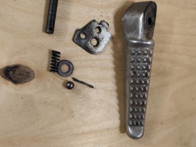 Подножка (упор) пассажира правая, Honda, CBR 1100 XX Super Blackbird, 1998, 0, 0