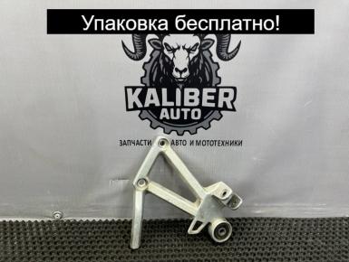 Кронштейн подножки пассажира правый, Yamaha, FZS 600 Fazer, 2002, , 