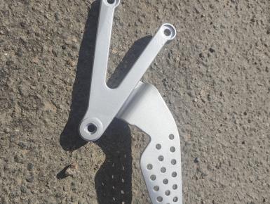 Кронштейн подножки водителя левый, Yamaha, YZF R1, 2001, 0, 1